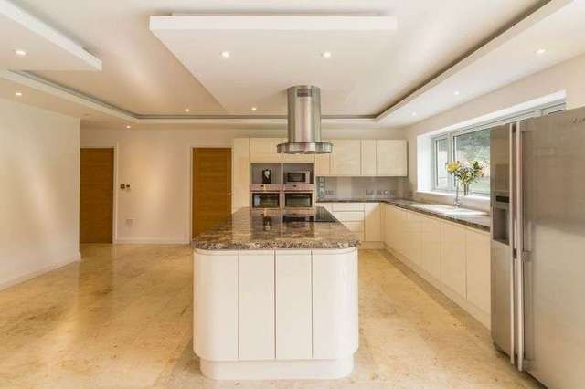  Image of 5 bedroom Detached house for sale in Whipsnade Dunstable LU6 at Whipsnade, LU6 2LG