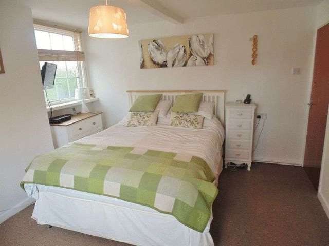  Image of 4 bedroom Detached house for sale in Wilford Lane Wilford Nottingham NG11 at Wilford Lane Wilford Nottingham, NG11 7AX