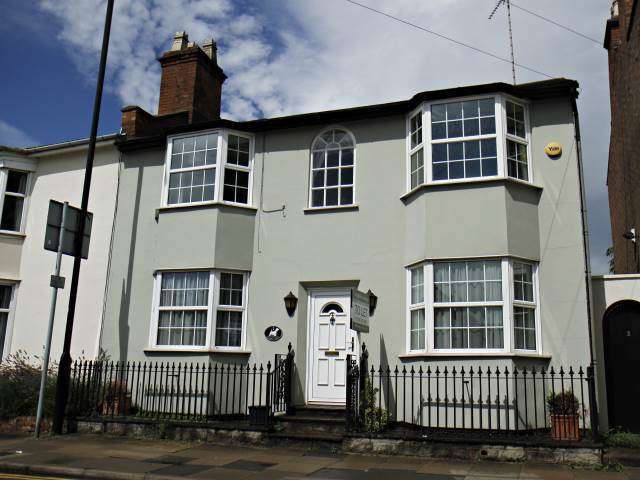  Image of 3 bedroom Semi-Detached house to rent in Willes Road Leamington Spa CV32 at Leamington Spa  Royal Leamington Spa, CV32 4PP
