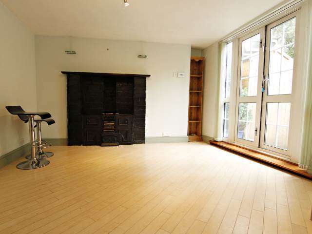  Image of 3 bedroom Semi-Detached house to rent in Willes Road Leamington Spa CV32 at Leamington Spa  Royal Leamington Spa, CV32 4PP
