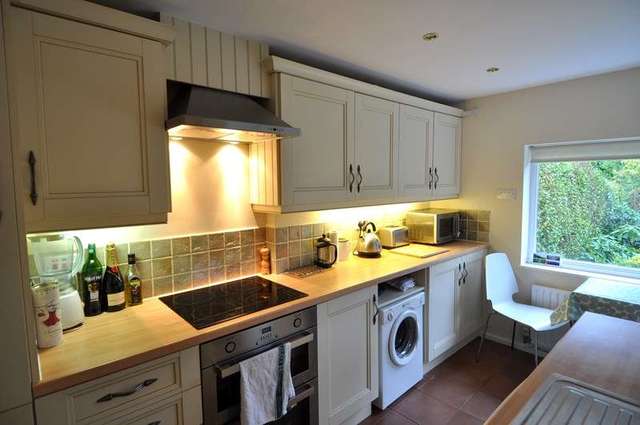  Image of 3 bedroom Property to rent in Witherford Way Selly Oak Birmingham B29 at Witherford Way Selly Oak Birmingham, B29 4AW