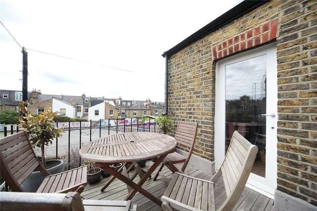  Image of 3 bedroom Flat for sale in Wix