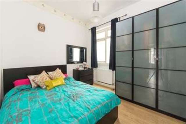  Image of 2 bedroom Flat to rent in Wolverton Gardens London W6 at London, W6 7DY