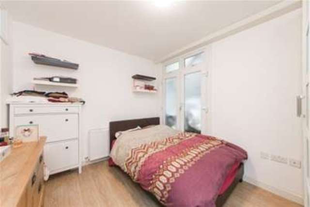  Image of 2 bedroom Flat to rent in Wolverton Gardens London W6 at London, W6 7DY