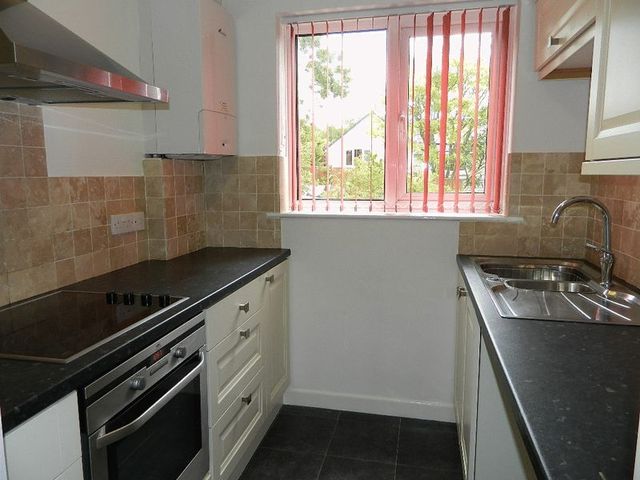  Image of 2 bedroom Flat for sale in Wood Lane Weston-super-Mare BS23 at Wood Lane  Weston-Super-Mare, BS23 2TR