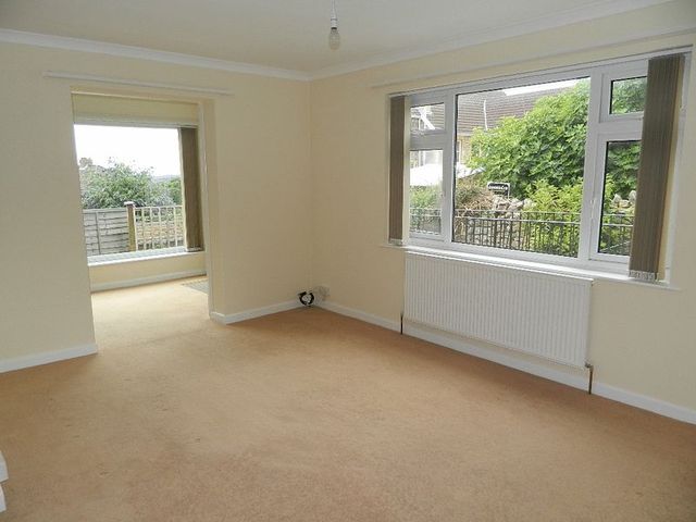  Image of 2 bedroom Flat for sale in Wood Lane Weston-super-Mare BS23 at Wood Lane  Weston-Super-Mare, BS23 2TR