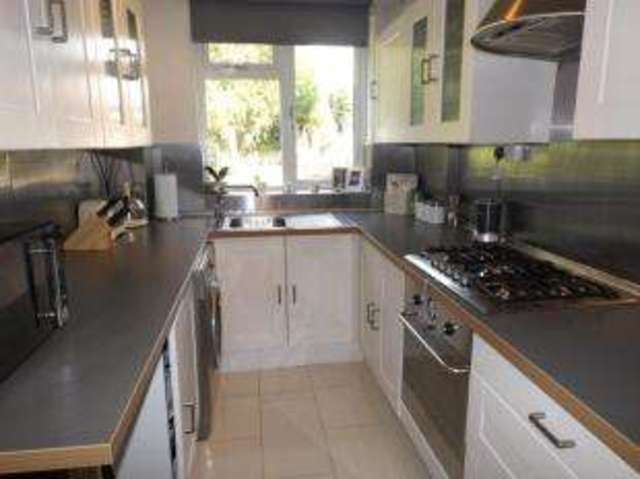  Image of 2 bedroom Flat for sale in Broadway Close Woodford Green IG8 at Woodford Green  Woodford, IG8 0HD