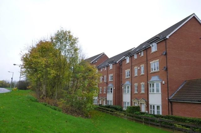  Image of 2 bedroom Apartment to rent in Woodall Close Middleton Milton Keynes MK10 at <br>Middleton  Milton Keynes, MK10 9JZ