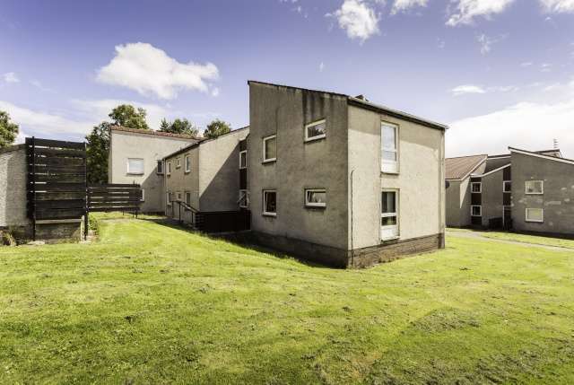  Image of 2 bedroom Flat for sale in Yarrow Terrace Dundee DD2 at Dundee, DD2 4EA