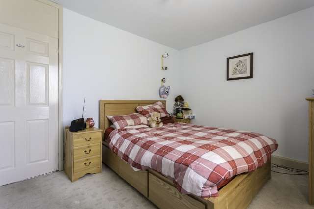  Image of 2 bedroom Flat for sale in Yarrow Terrace Dundee DD2 at Dundee, DD2 4EA