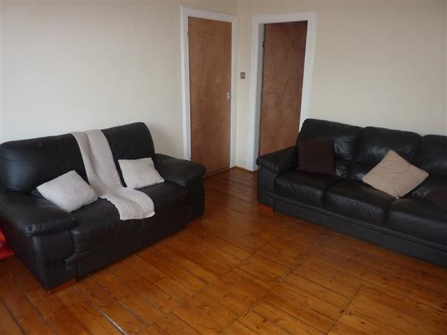  Image of 1 bedroom Flat to rent in Yeaman Place Edinburgh EH11 at Polwarth Edinburgh Edinburgh, EH11 1BS
