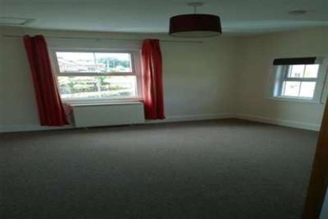  Image of 2 bedroom Flat to rent in Camborne Grove Yeovil BA21 at Yeovil, BA21 5DG