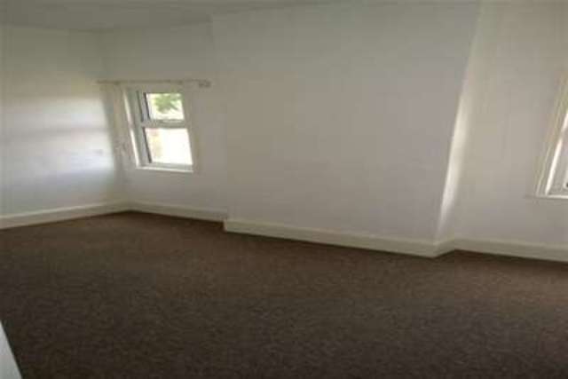  Image of 2 bedroom Flat to rent in Camborne Grove Yeovil BA21 at Yeovil, BA21 5DG