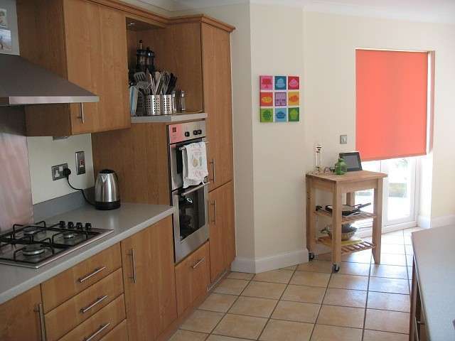  Image of 5 bedroom Semi-Detached house to rent in Wolage Drive Grove Wantage OX12 at Grove  Wantage, OX12 9FB