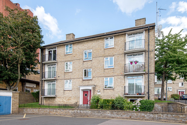  Image of 1 bedroom Flat to rent in Dobson Close London NW6 at Swiss Cottage  London, NW6 4RS