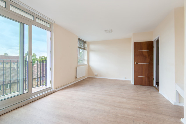  Image of 1 bedroom Flat to rent in Dobson Close London NW6 at Swiss Cottage  London, NW6 4RS