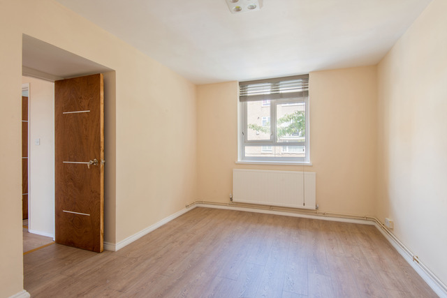  Image of 1 bedroom Flat to rent in Dobson Close London NW6 at Swiss Cottage  London, NW6 4RS