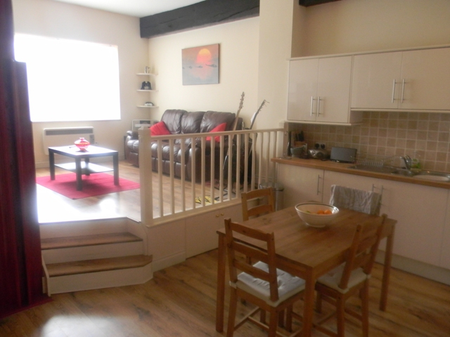  Image of 1 bedroom Apartment to rent in High Street Hull HU1 at High Street  Hull, HU1 1NH