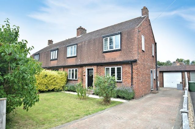  Image of 3 bedroom Semi-Detached house for sale in Wantage Road Didcot OX11 at Wantage Road  Didcot, OX11 0BY