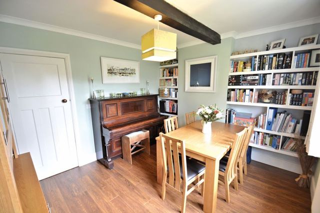 Image of 3 bedroom Semi-Detached house for sale in Wantage Road Didcot OX11 at Wantage Road  Didcot, OX11 0BY