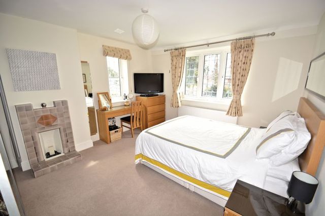  Image of 3 bedroom Semi-Detached house for sale in Wantage Road Didcot OX11 at Wantage Road  Didcot, OX11 0BY