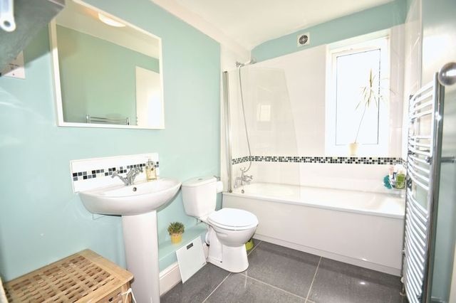  Image of 3 bedroom Semi-Detached house for sale in Wantage Road Didcot OX11 at Wantage Road  Didcot, OX11 0BY
