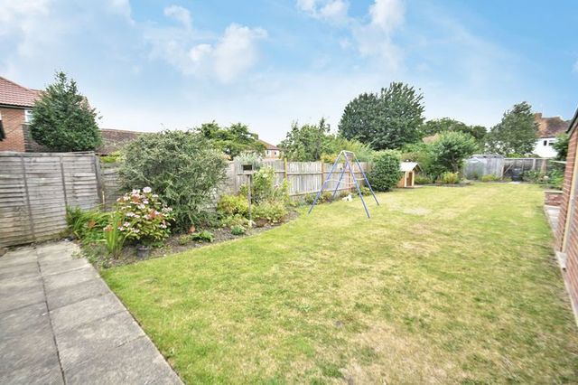  Image of 3 bedroom Semi-Detached house for sale in Wantage Road Didcot OX11 at Wantage Road  Didcot, OX11 0BY