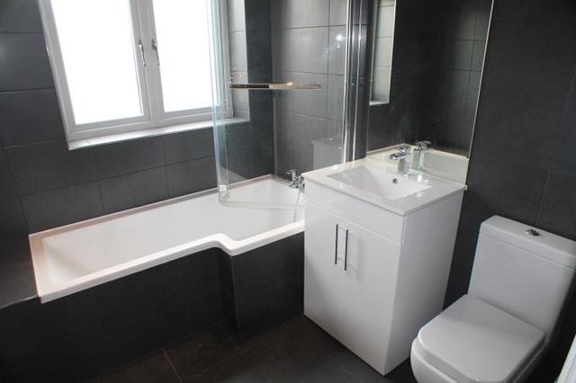  Image of 4 bedroom Semi-Detached house to rent in Upminster Road South Rainham RM13 at Upminister Road South  Rainham, RM13 9AX