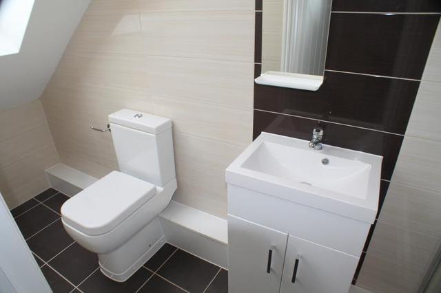  Image of 4 bedroom Semi-Detached house to rent in Upminster Road South Rainham RM13 at Upminister Road South  Rainham, RM13 9AX