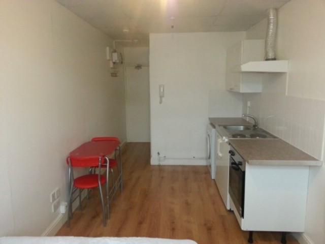  Image of Studio flat to rent in Kember Street London N1 at Kember Street  Islington, N1 1BF