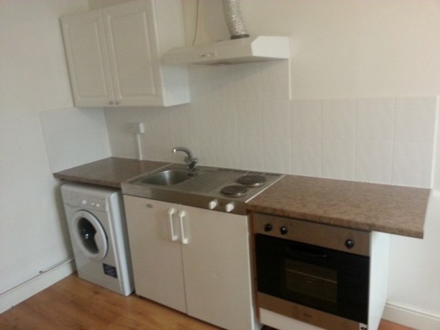  Image of Studio flat to rent in Kember Street London N1 at Kember Street  Islington, N1 1BF