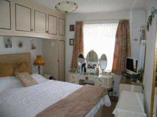  Image of 3 bedroom Flat for sale in Golf Links Road Ferndown BH22 at 104 Golf Links Road Ferndown Dudsbury, BH22 8DA