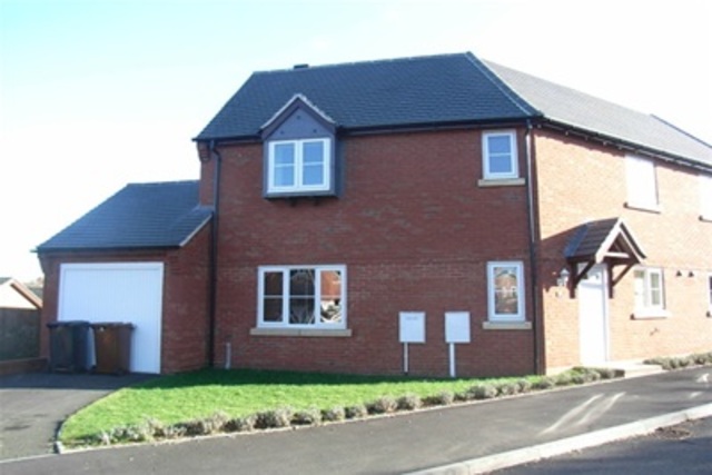  Image of 3 bedroom Detached house to rent in Bowling Green Road Uttoxeter ST14 at Uttoxeter, ST14 7HW