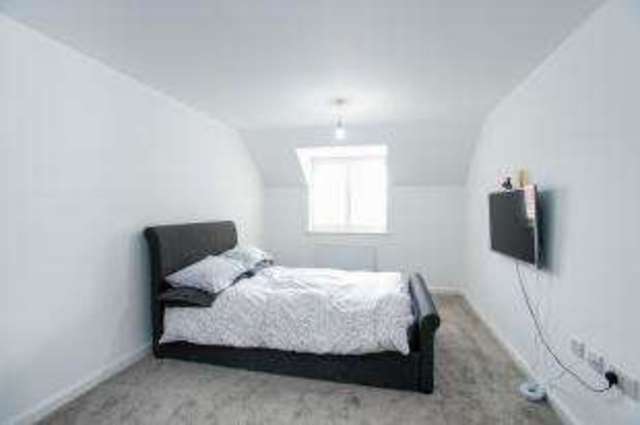  Image of 4 bedroom Detached house for sale in Henwood Grove Clanfield Waterlooville PO8 at Clanfield Waterlooville Clanfield, PO8 0ZE