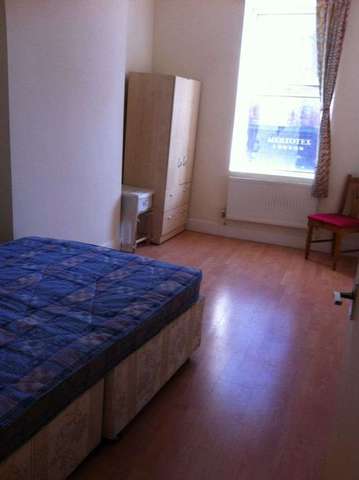  Image of 2 bedroom Flat to rent in Green Lanes London N4 at Green Lanes  Harringay, N4 1AL