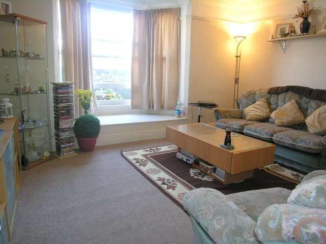  Image of 2 bedroom Flat to rent in Wimborne Road Moordown Bournemouth BH9 at 368 Wimborne Road Winton Bournemouth, BH9 2HE