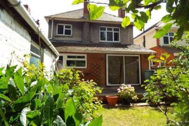  Image of 3 bedroom Detached house to rent in Wordsworth Avenue Bournemouth BH8 at Bournemouth, BH8 9NS