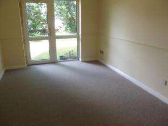  Image of 1 bedroom Flat for sale in St. Annes Road Southampton SO19 at 32 St. Annes Road Southampton Woolston, SO19 9PL