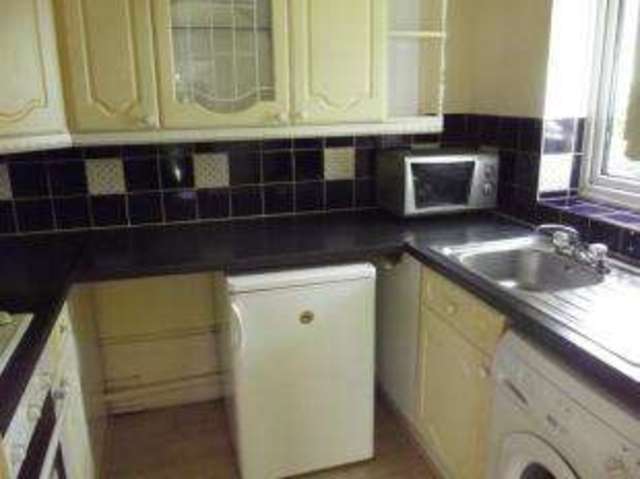 Image of 1 bedroom Flat for sale in St. Annes Road Southampton SO19 at 32 St. Annes Road Southampton Woolston, SO19 9PL