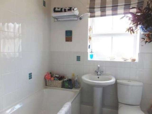  Image of 3 bedroom Semi-Detached house for sale in Berners Way Faringdon SN7 at Berners Way  FARINGDON, SN7 7NP
