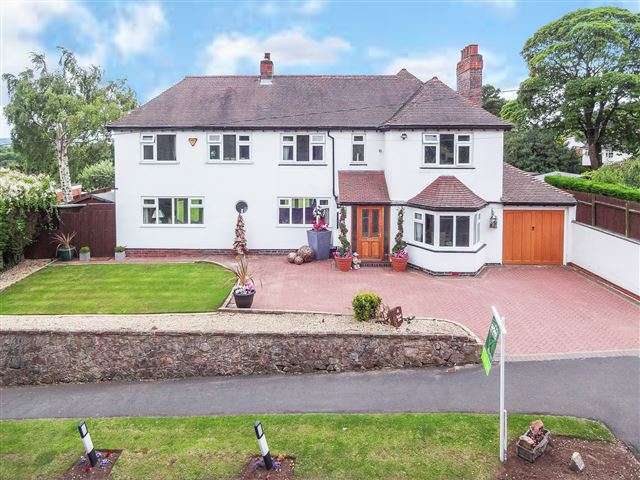  Image of 5 bedroom Detached house for sale in Groveley Lane Rednal Birmingham B45 at 492 Groveley Lane  Cofton Hackett, B45 8UD