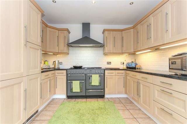  Image of 5 bedroom Detached house for sale in Groveley Lane Rednal Birmingham B45 at 492 Groveley Lane  Cofton Hackett, B45 8UD