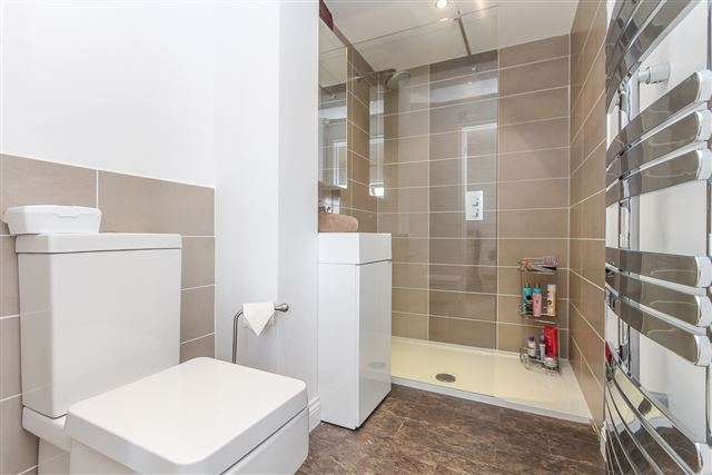  Image of 5 bedroom Detached house for sale in Groveley Lane Rednal Birmingham B45 at 492 Groveley Lane  Cofton Hackett, B45 8UD