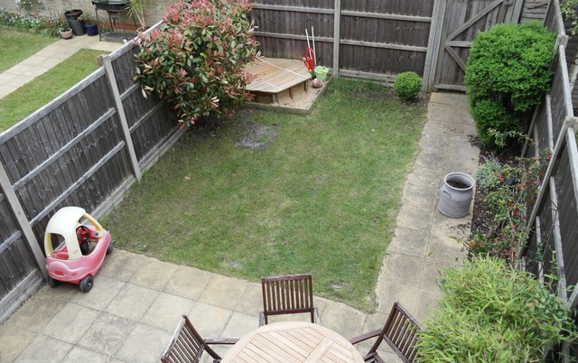  Image of 5 bedroom Detached house to rent in Florence Way Knaphill Woking GU21 at Knaphill  Woking, GU21 2FE