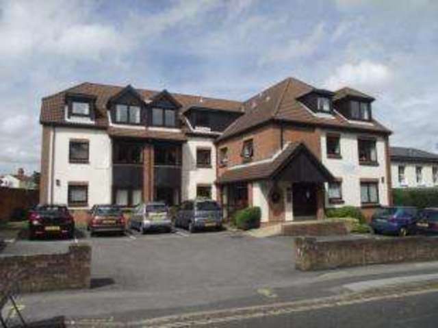  Image of 1 bedroom Flat for sale in Bitterne Road East Southampton SO18 at 527 Bitterne Road East Southampton Bitterne, SO18 5BQ