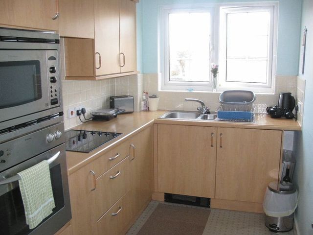  Image of 1 bedroom Flat for sale in Great Western Road Gloucester GL1 at 8 Lime Court, Great Western Road  Gloucester, GL1 3PP