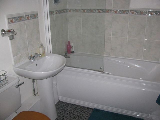  Image of 1 bedroom Flat for sale in Great Western Road Gloucester GL1 at 8 Lime Court, Great Western Road  Gloucester, GL1 3PP