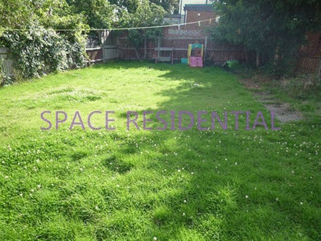  Image of 3 bedroom Semi-Detached house to rent in Fernside Avenue London NW7 at Fernside Avenue  Mill Hill, NW7 3BD