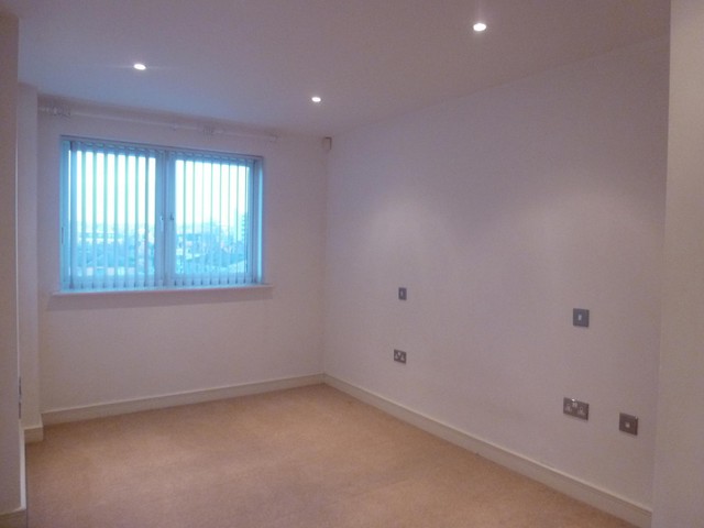  Image of 1 bedroom Apartment to rent in Walnut Tree Close Guildford GU1 at Abbots Yard Walnut Tree Close Guildford, GU1 4RW