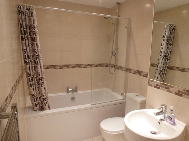  Image of 1 bedroom Apartment to rent in Walnut Tree Close Guildford GU1 at Abbots Yard Walnut Tree Close Guildford, GU1 4RW